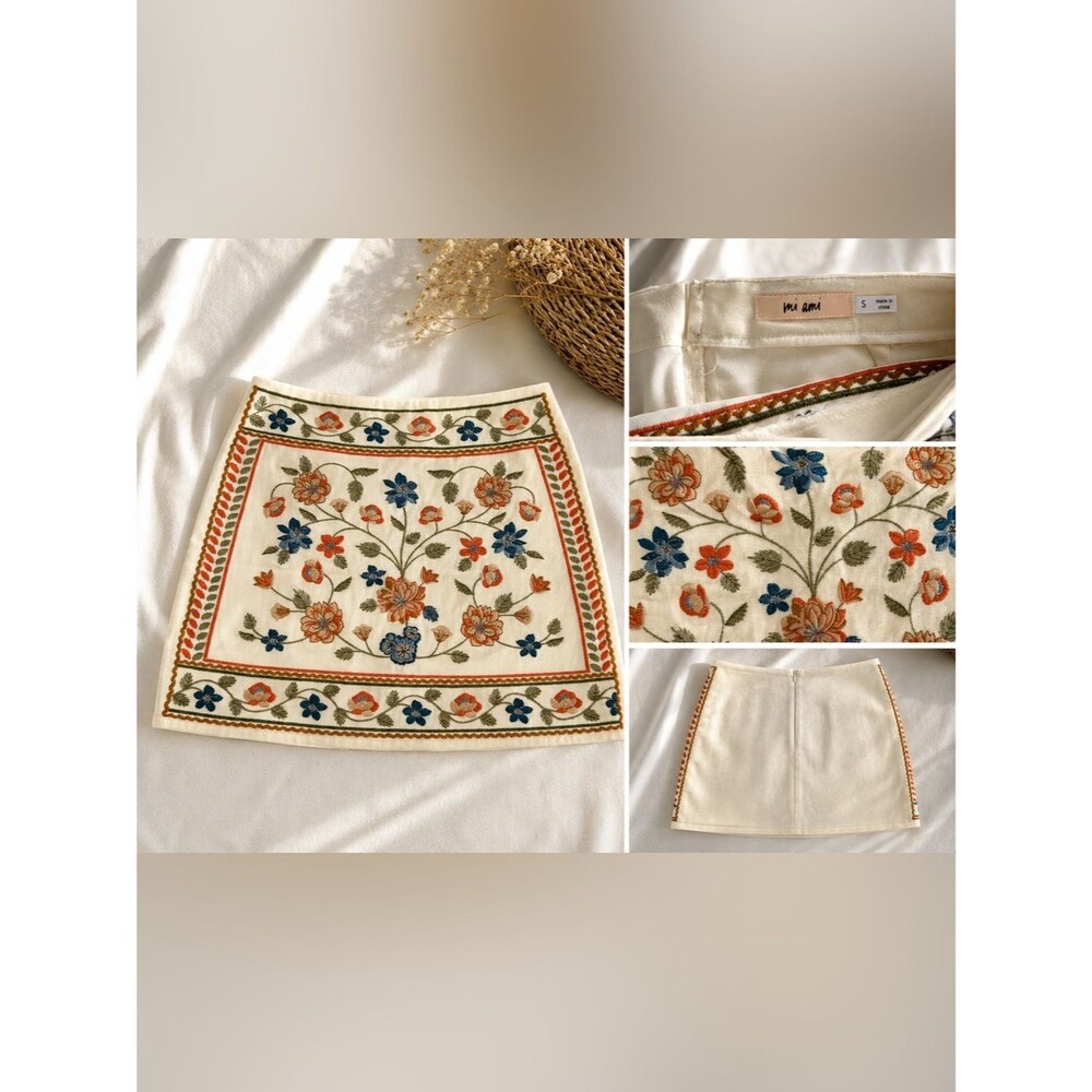 Mi Ami Embroidered Mini Skirt | Size Small | Boho Floral Statement Piece